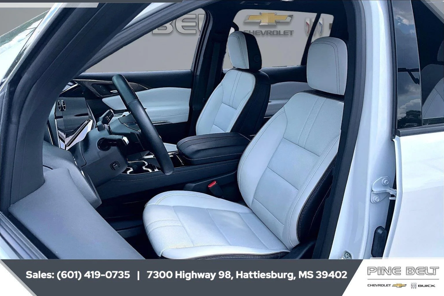 Used 2025 Iridescent Pearl Tricoat Chevrolet High Country image 18