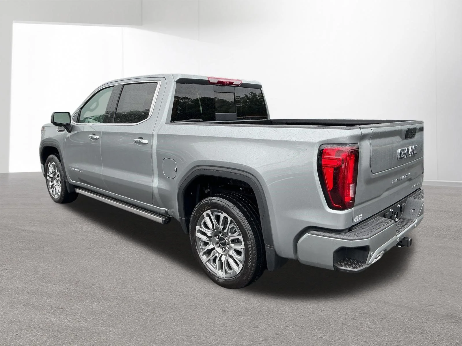 New 2026 Sterling Metallic GMC Denali Ultimate image 5