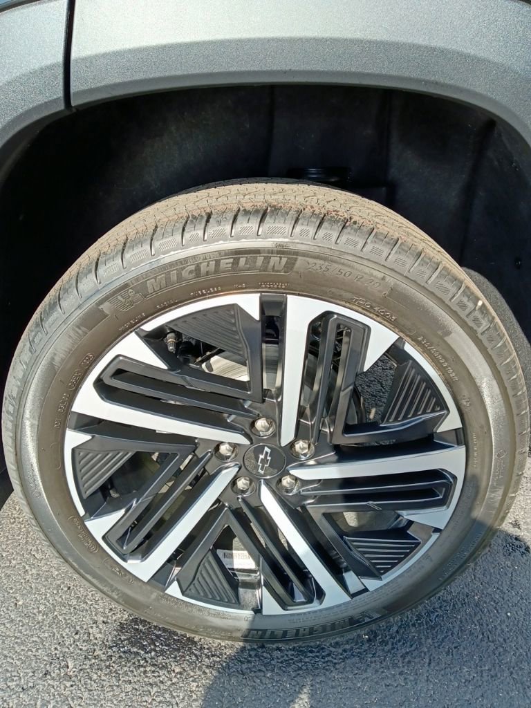 New 2026 Mosaic Black Metallic Chevrolet RS image 17