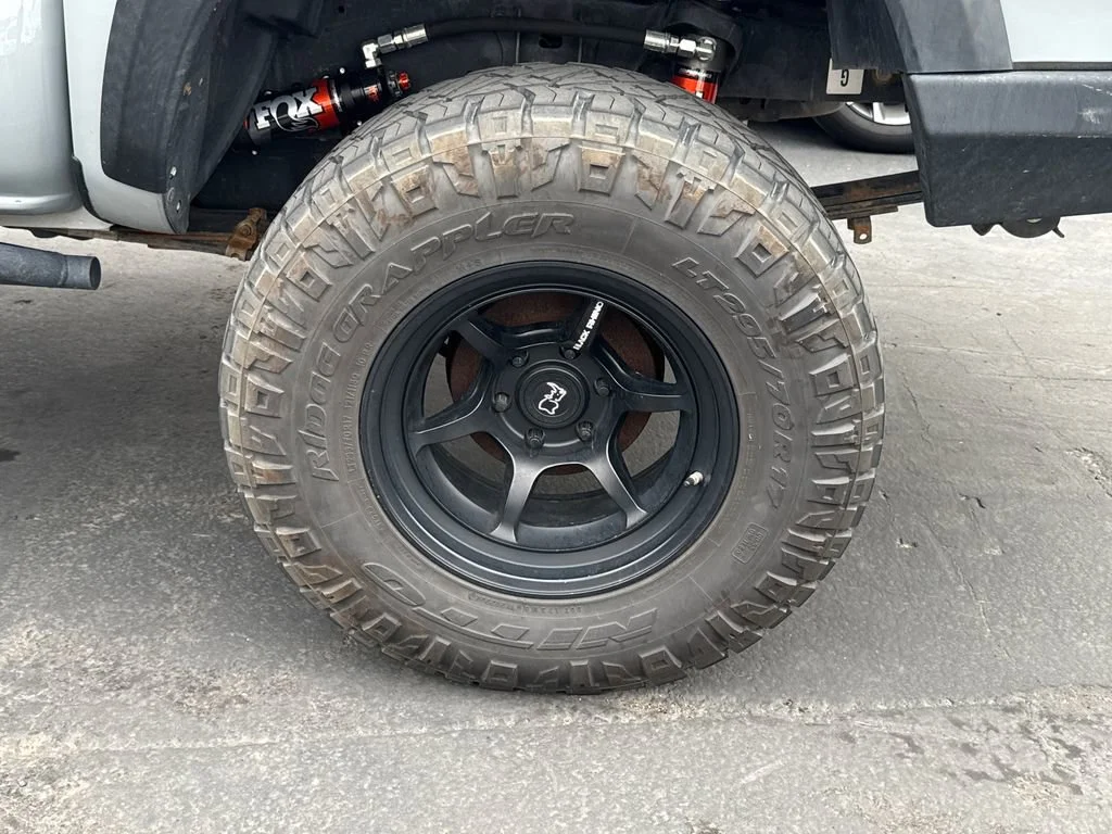 Used 2019  Toyota SR image 5