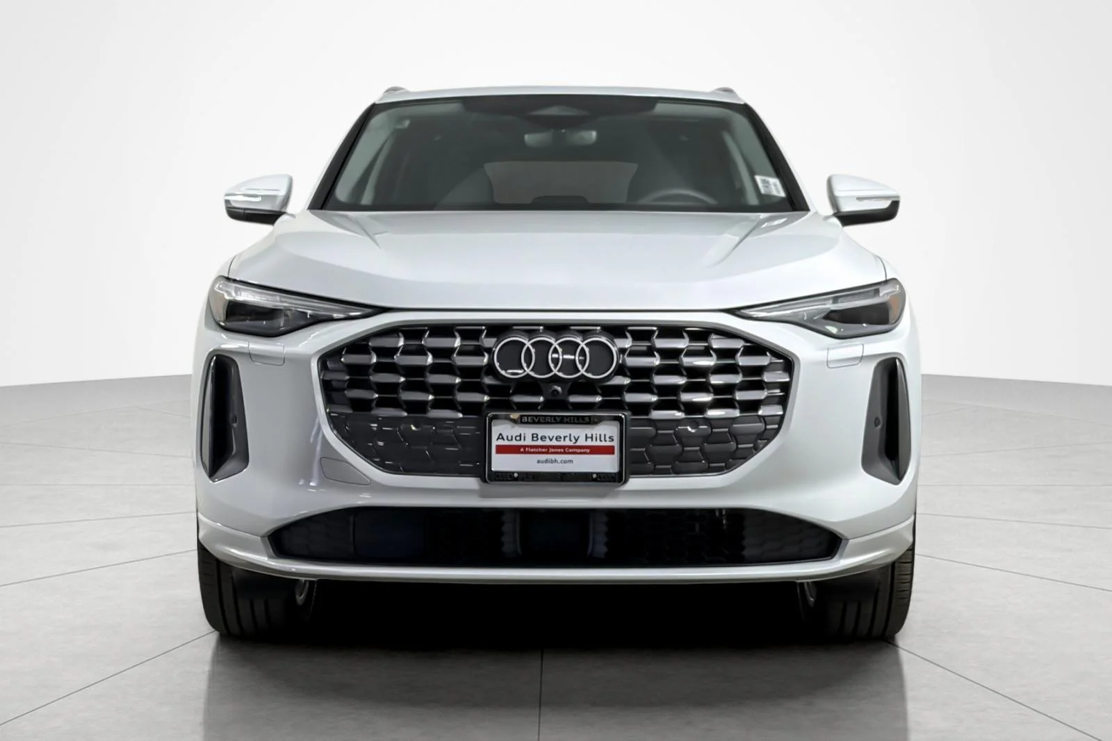 Used 2025 Glacier White Metallic Audi Premium Plus 2.0 TFSI quattro image 8