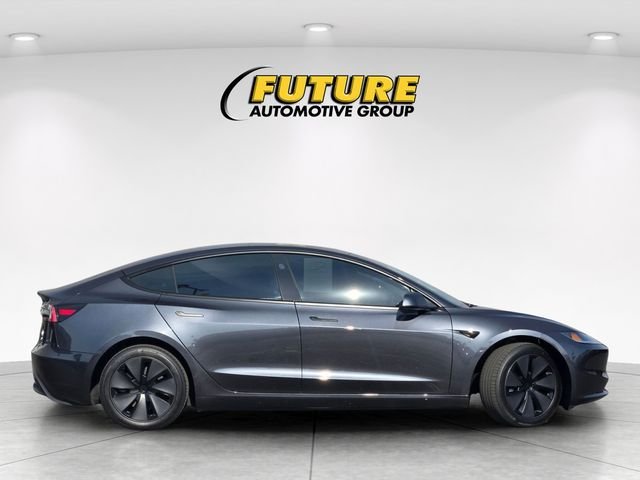 Used 2025  Tesla  image 3