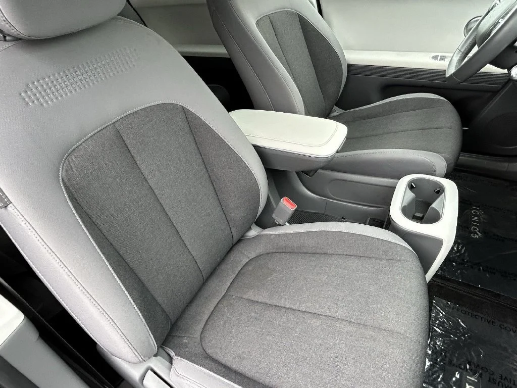 Used 2024 White Hyundai SEL image 10