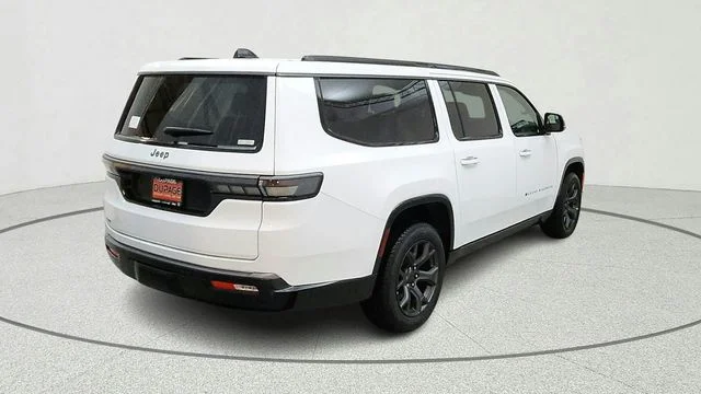 New 2026 Bright White Clear-Coat Exterior Paint Jeep Limited Altitude image 9