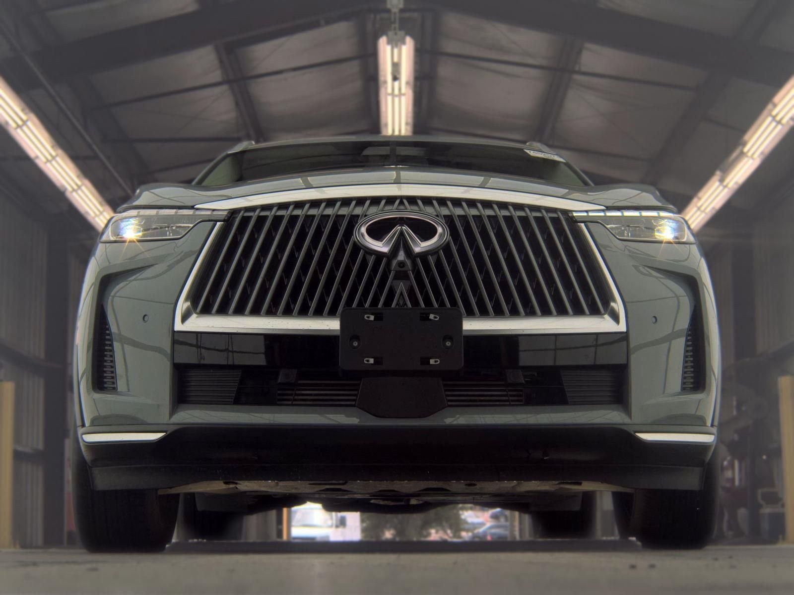 Certified Used 2026 Gray INFINITI LUXE image 4
