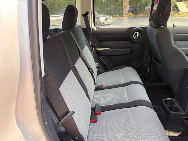 Used 2009 Silver Dodge SE image 17