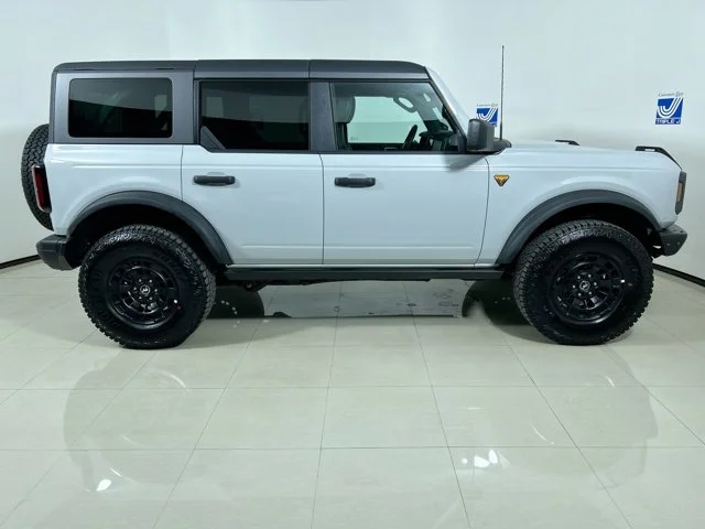 New 2026 AVALANCHE GRAY Ford Badlands 4-Door Hard Top w/Sasquatch & Lux Package image 9