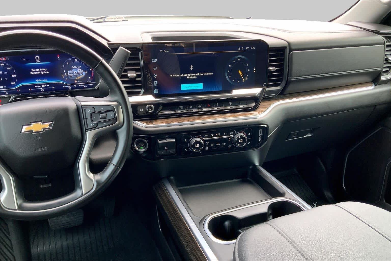 Used 2024 Summit White Chevrolet LT image 7