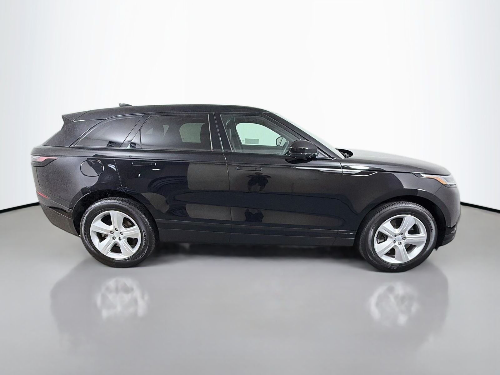 Certified Used 2026 Santorini Black Land Rover S image 6