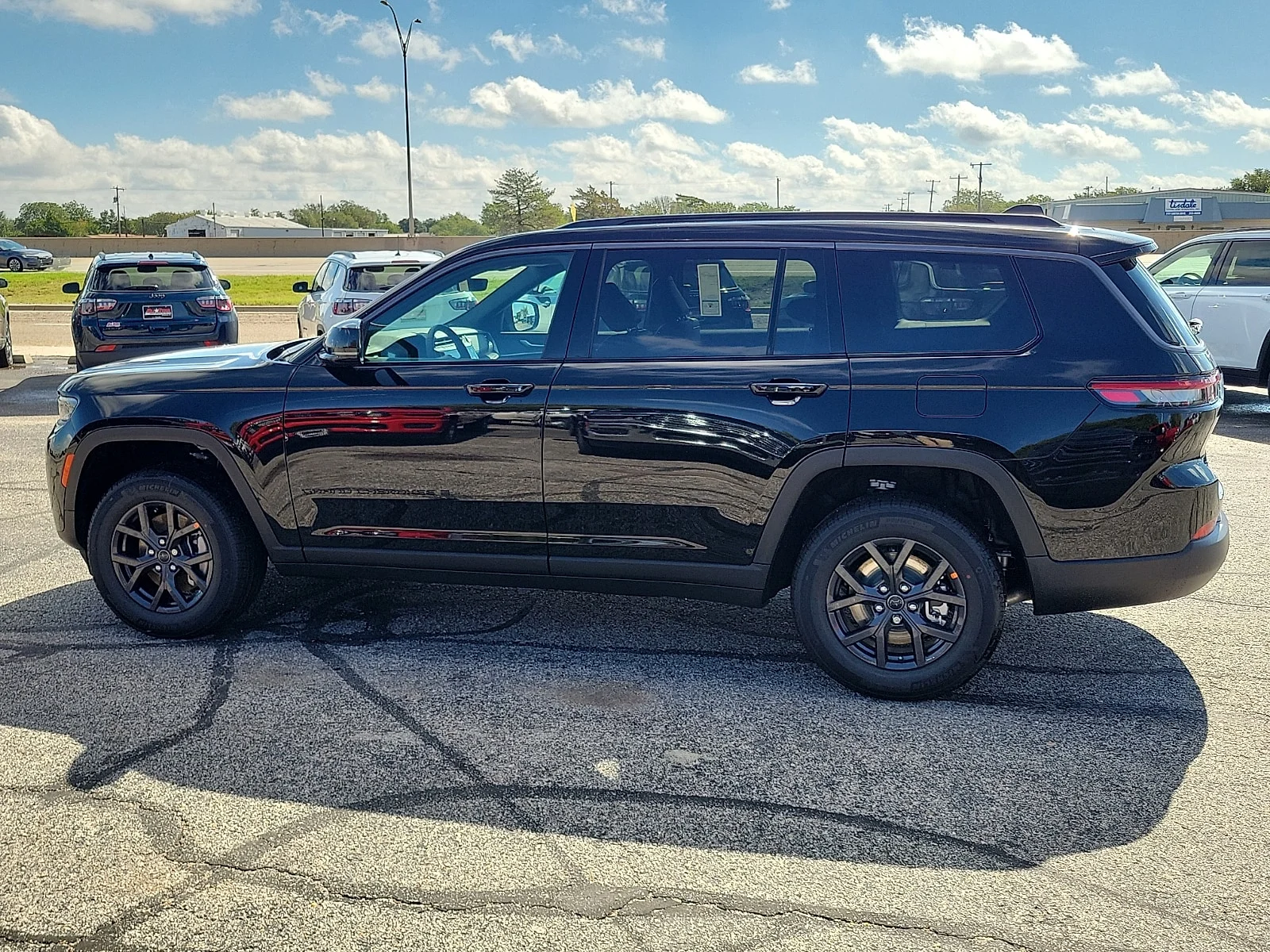 New 2027 High Gloss Black Jeep L LAREDO ALTITUDE 4X4 image 2