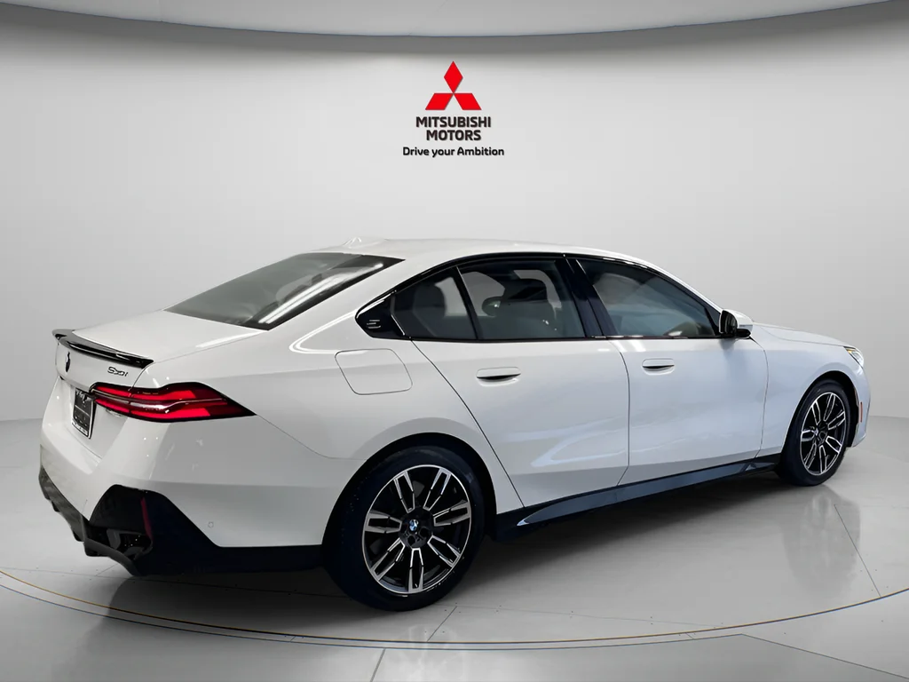 Used 2026 Alpine White BMW 530i xDrive Premium image 3