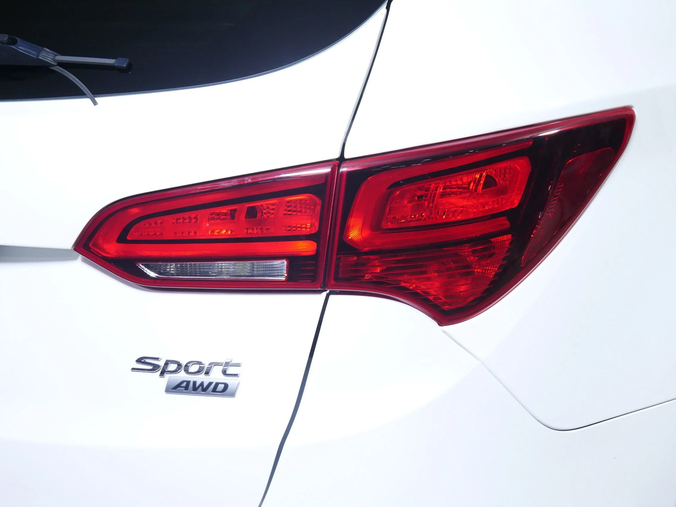 Used 2017 Frost White Pearl Hyundai 2.4L image 17
