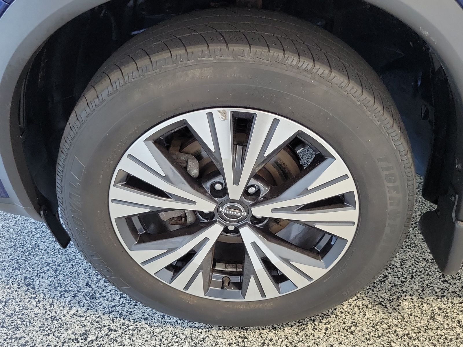 Used 2023 Blue Nissan SV image 5