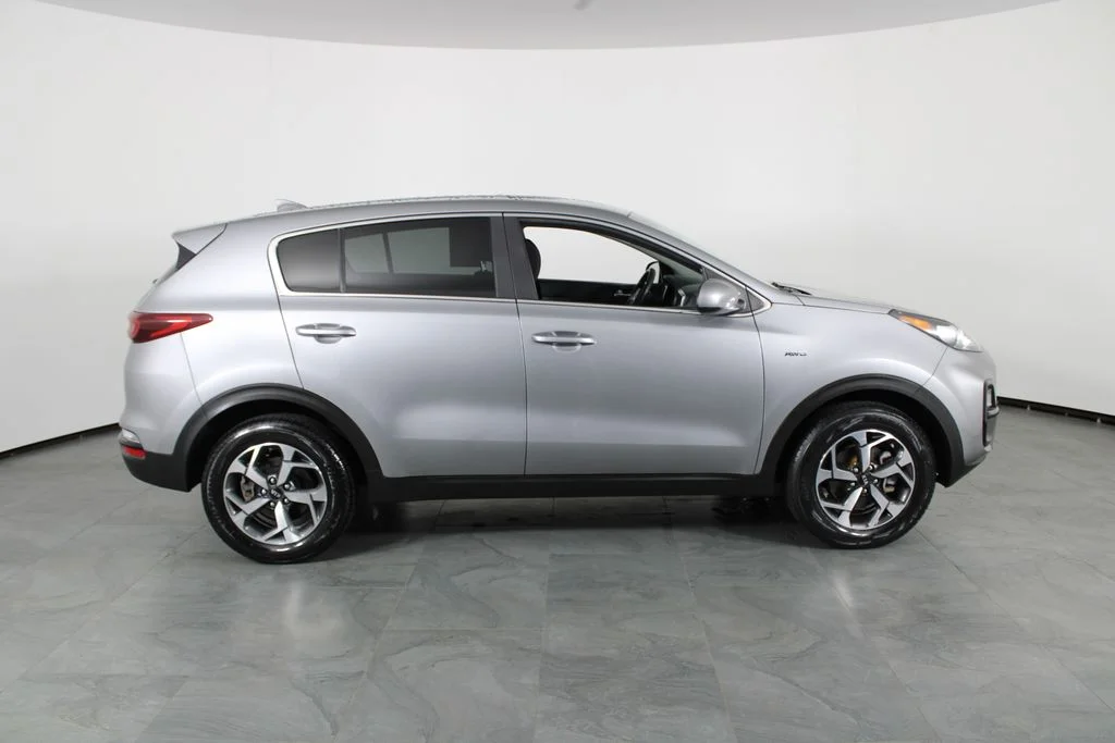 2020 Kia Sportage LX - Photo 11