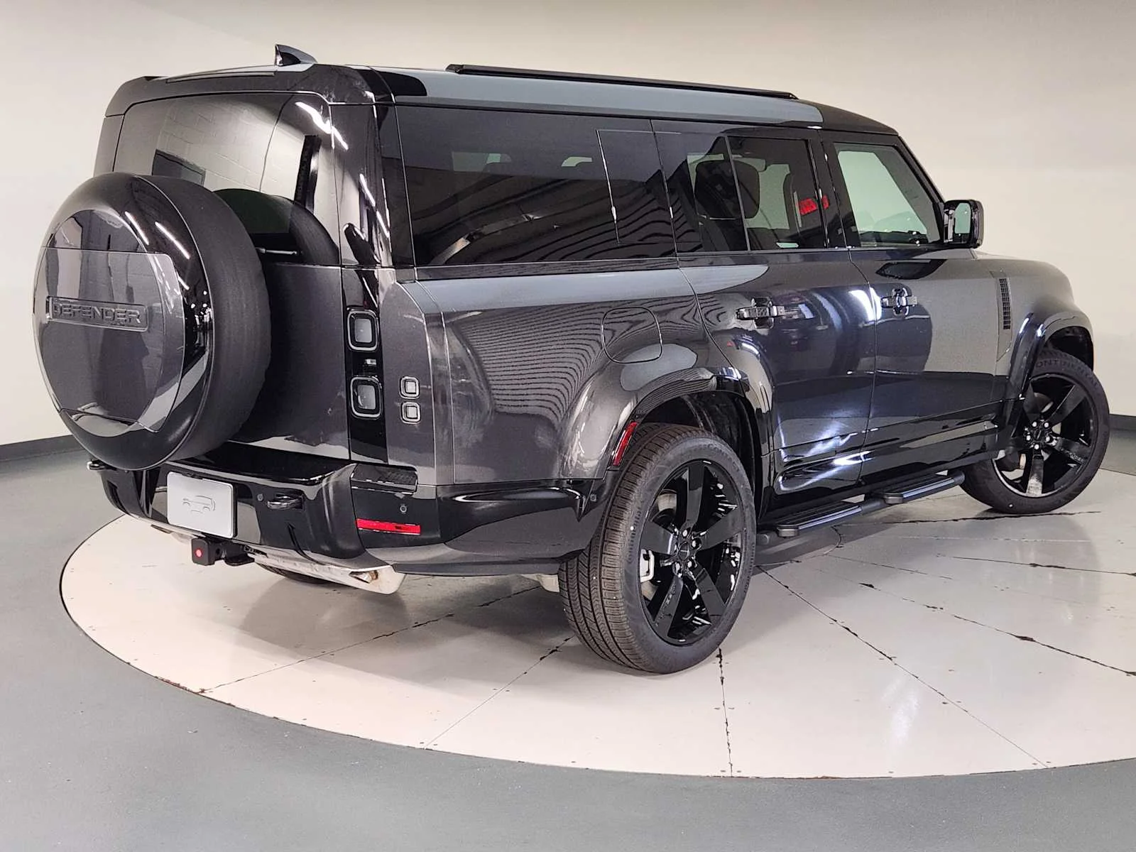 New 2026 Carpathian Grey Premium Metallic Land Rover X-Dynamic SE - 130 P400 image 4