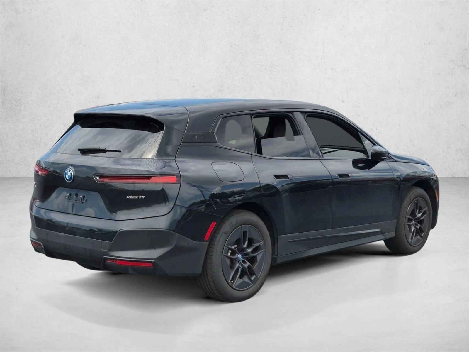 Used 2024 Black Sapphire Metallic BMW xDrive50 image 5