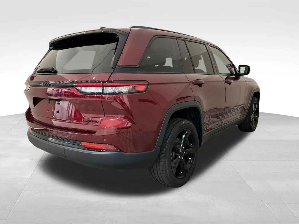 Used 2023 Red Jeep Limited image 5