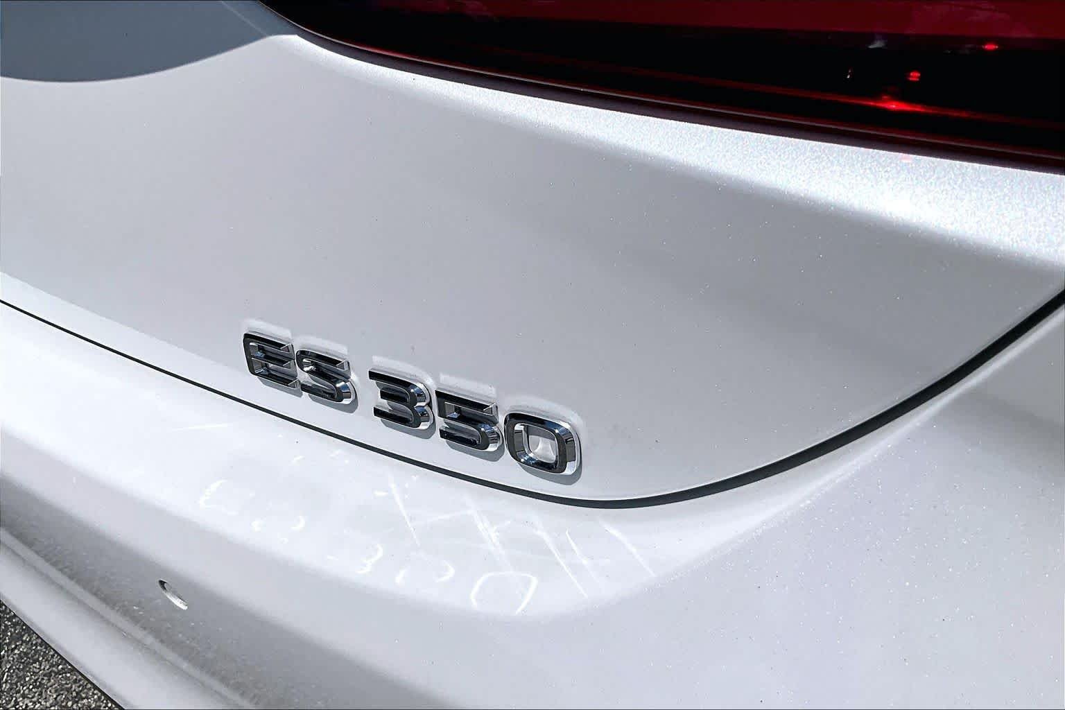 Used 2024 Eminent White Pearl Lexus  image 10