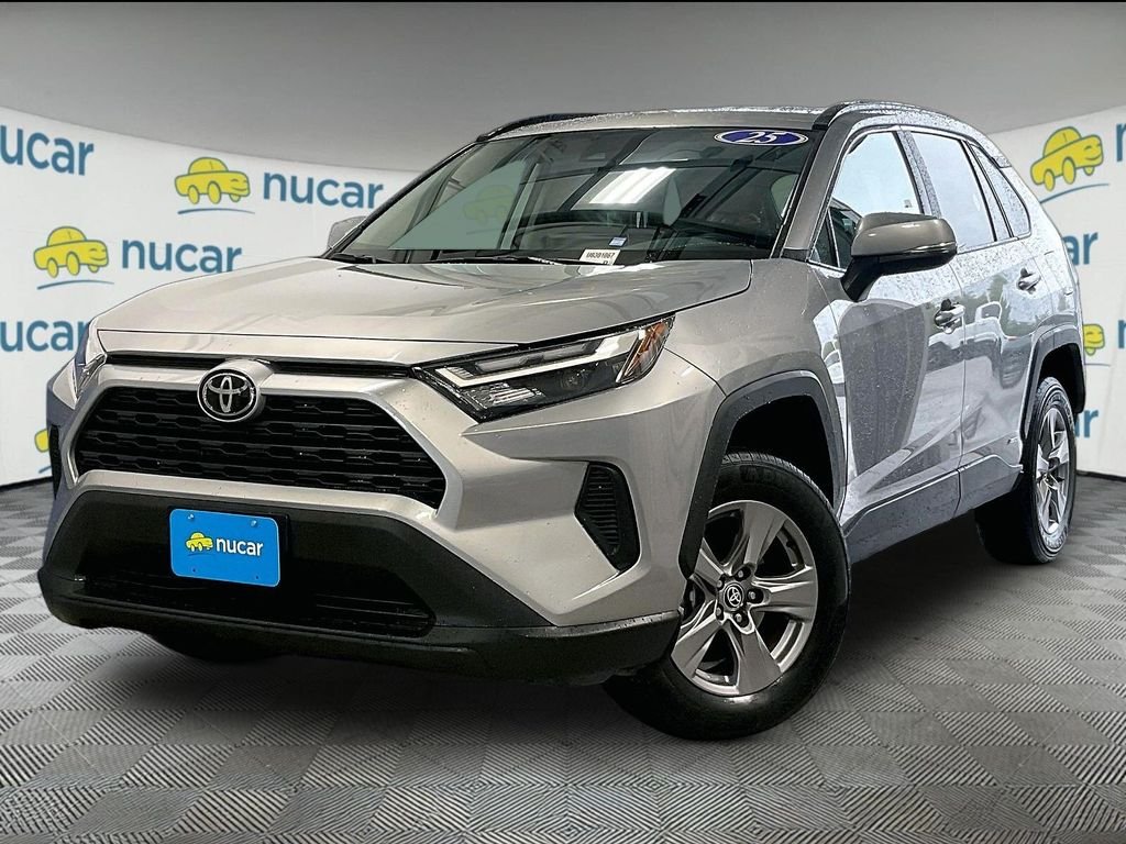 Used 2025 Silver Toyota XLE image 3