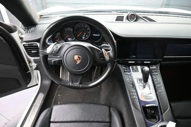 Used 2016  Porsche 4 image 22