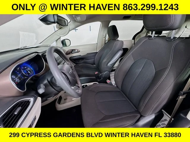 Used 2024 Black Chrysler LX image 19