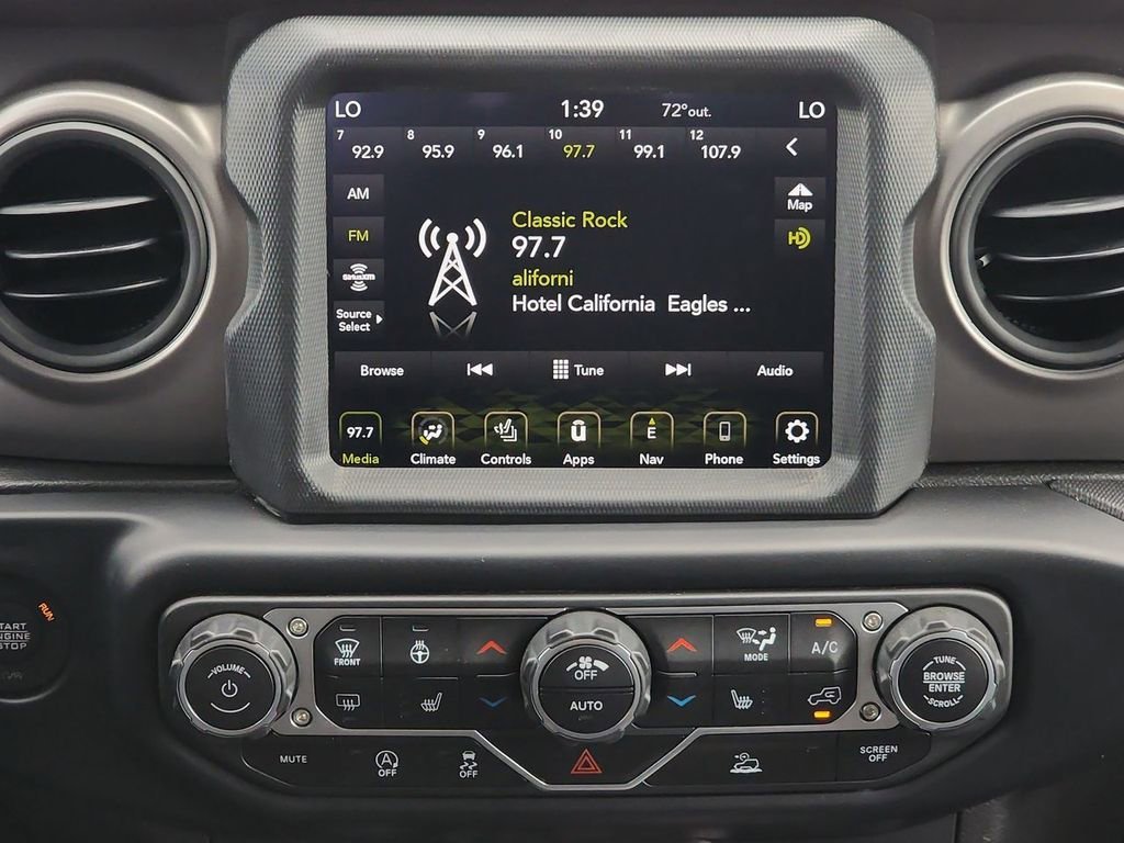 Used 2023  Jeep Willys image 15