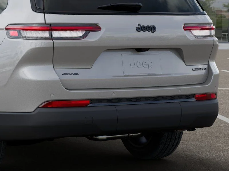 New 2025 Silver Zynith Exterior Paint Jeep Limited image 14
