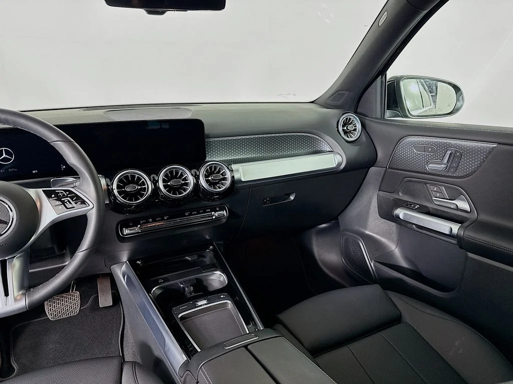Certified Used 2025 Black Mercedes-Benz GLB 250 image 22