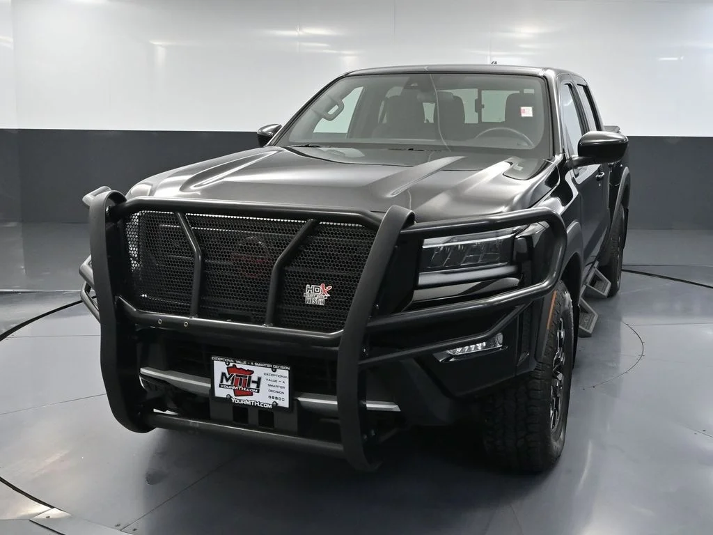 Used 2023 Black Nissan PRO-4X image 11