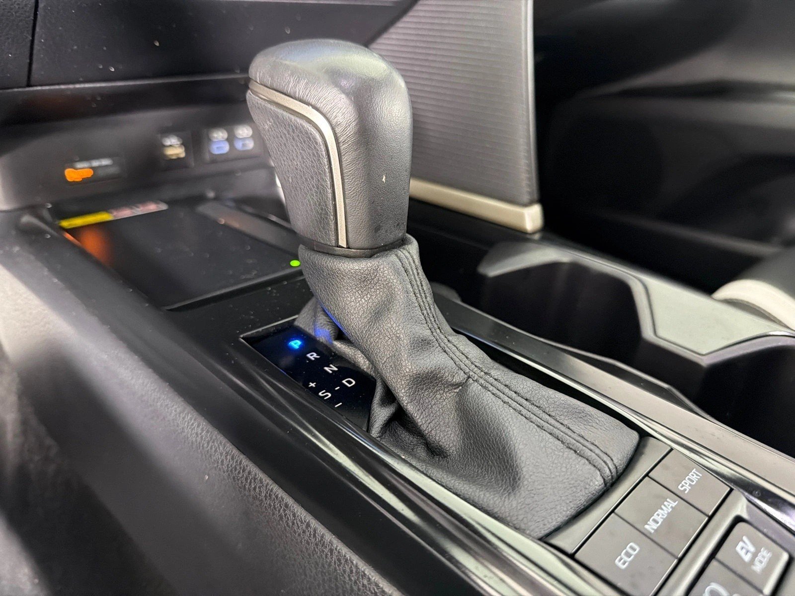 Used 2025 Heavy Metal Toyota SE image 30