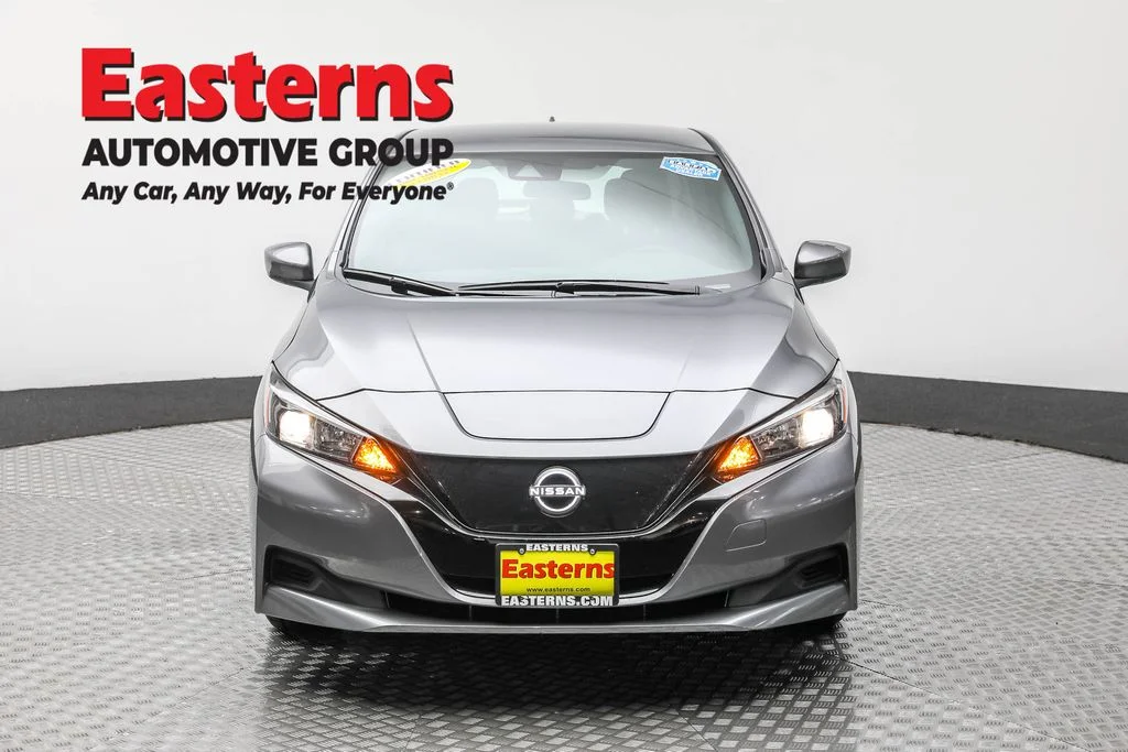Used 2023 Gray Nissan S image 2
