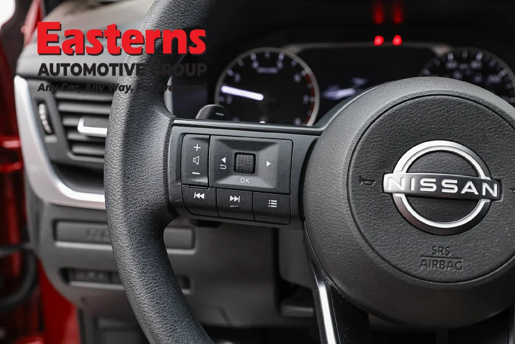 Used 2023 Red Nissan S image 15