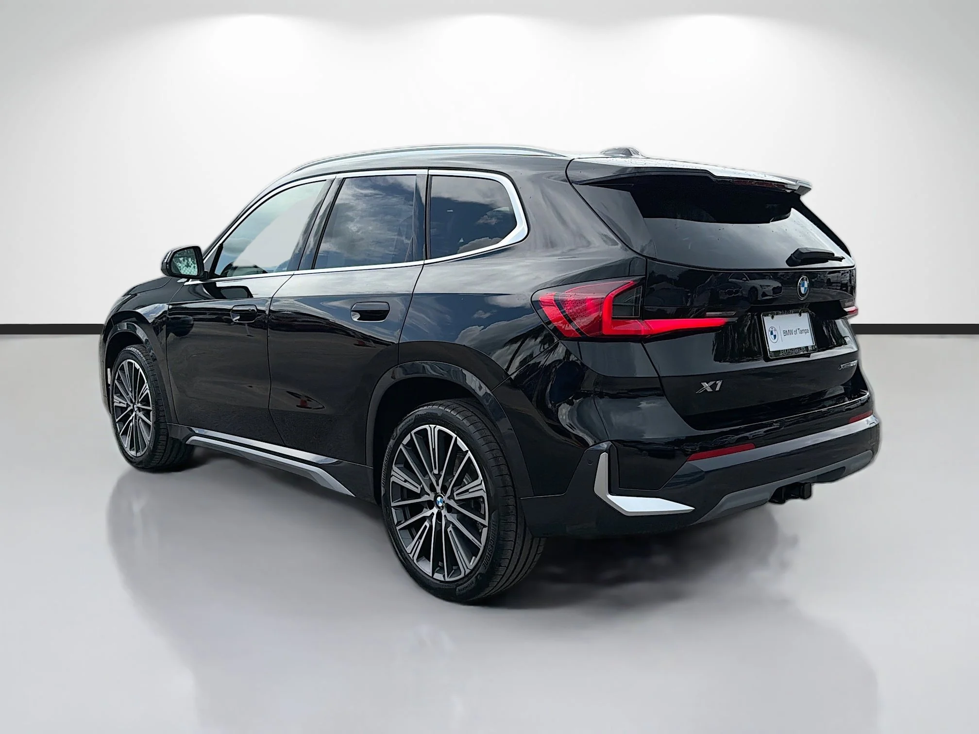 New 2026 Jet Black BMW xDrive28i image 5