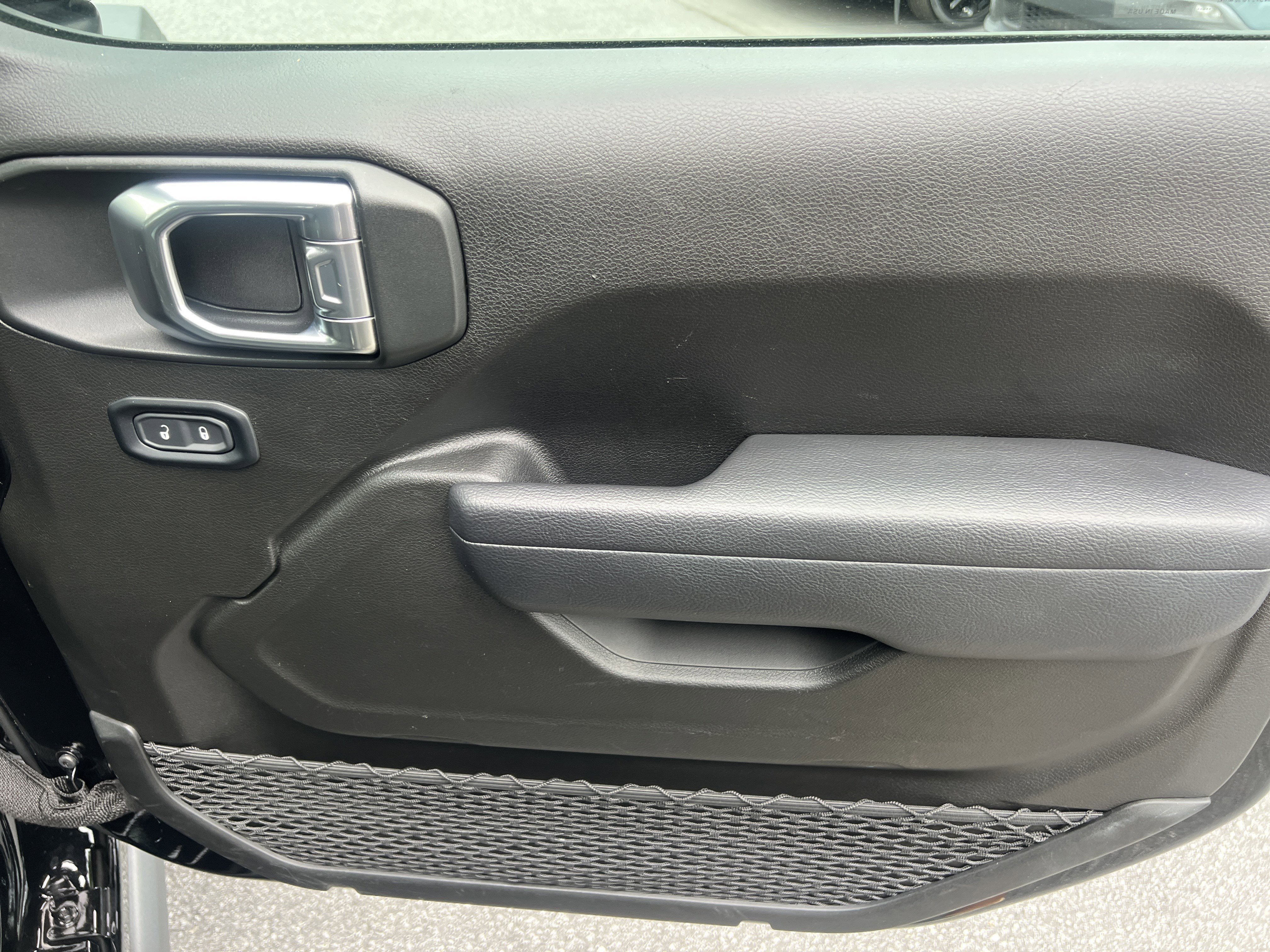Used 2025 Black Clearcoat Jeep Rubicon image 17