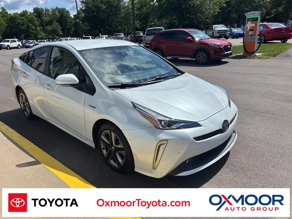 Used 2022 Wind Chill Pearl Toyota XLE image 1