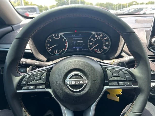 Used 2025 Blue Nissan 2.5 SR image 24