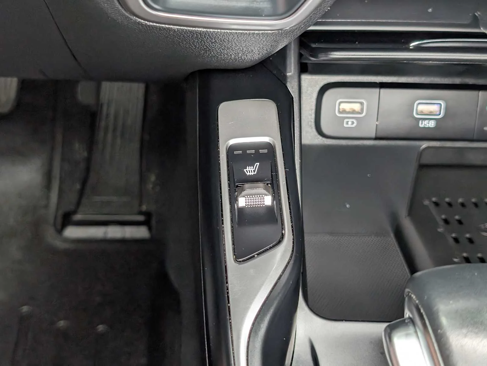 Used 2023 Ebony Black Kia X-Line S image 31