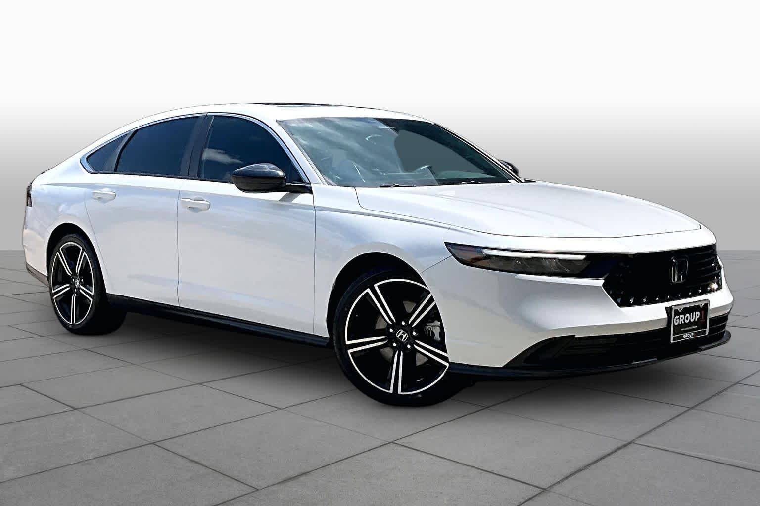 Used 2023 Platinum White Pearl Honda Sport image 4