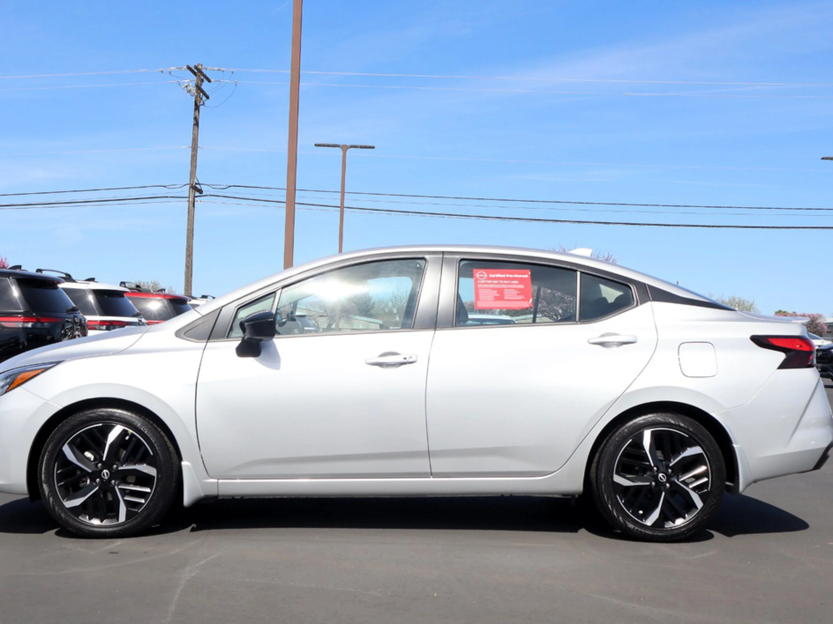 2025 Nissan Versa Sedan SR - Photo 32