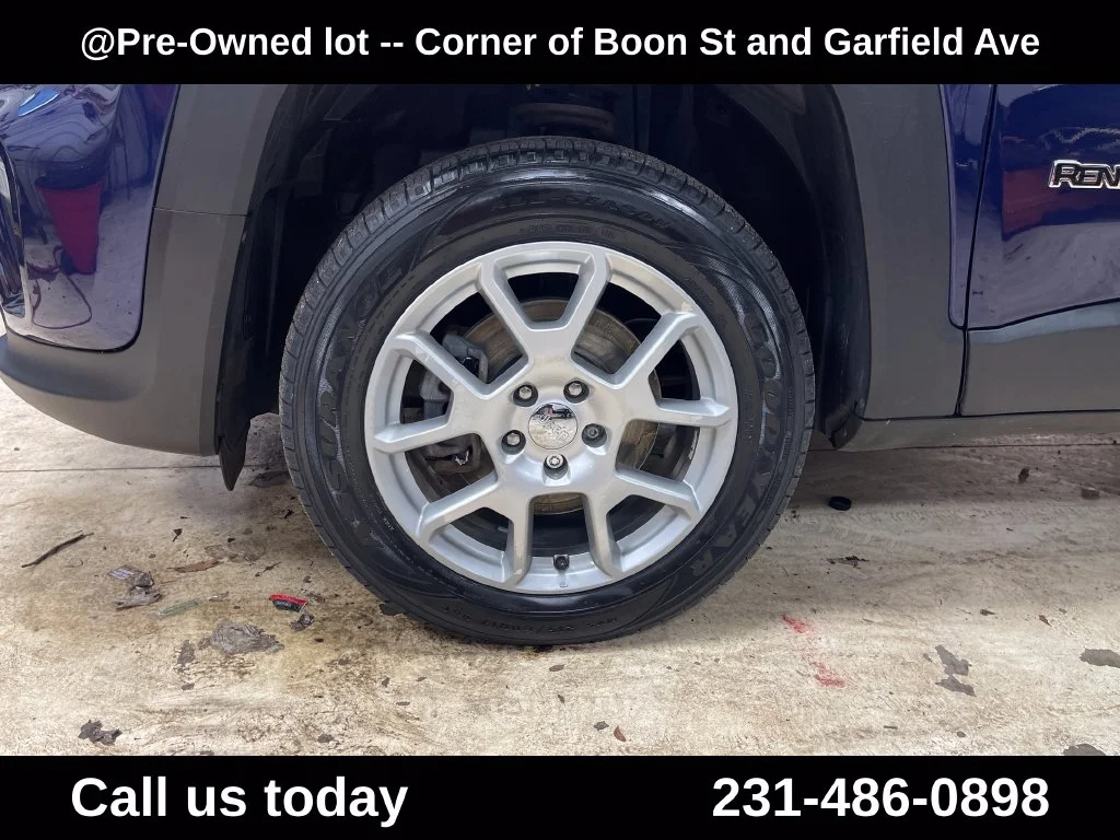 Used 2020 Blue Jeep Latitude image 10