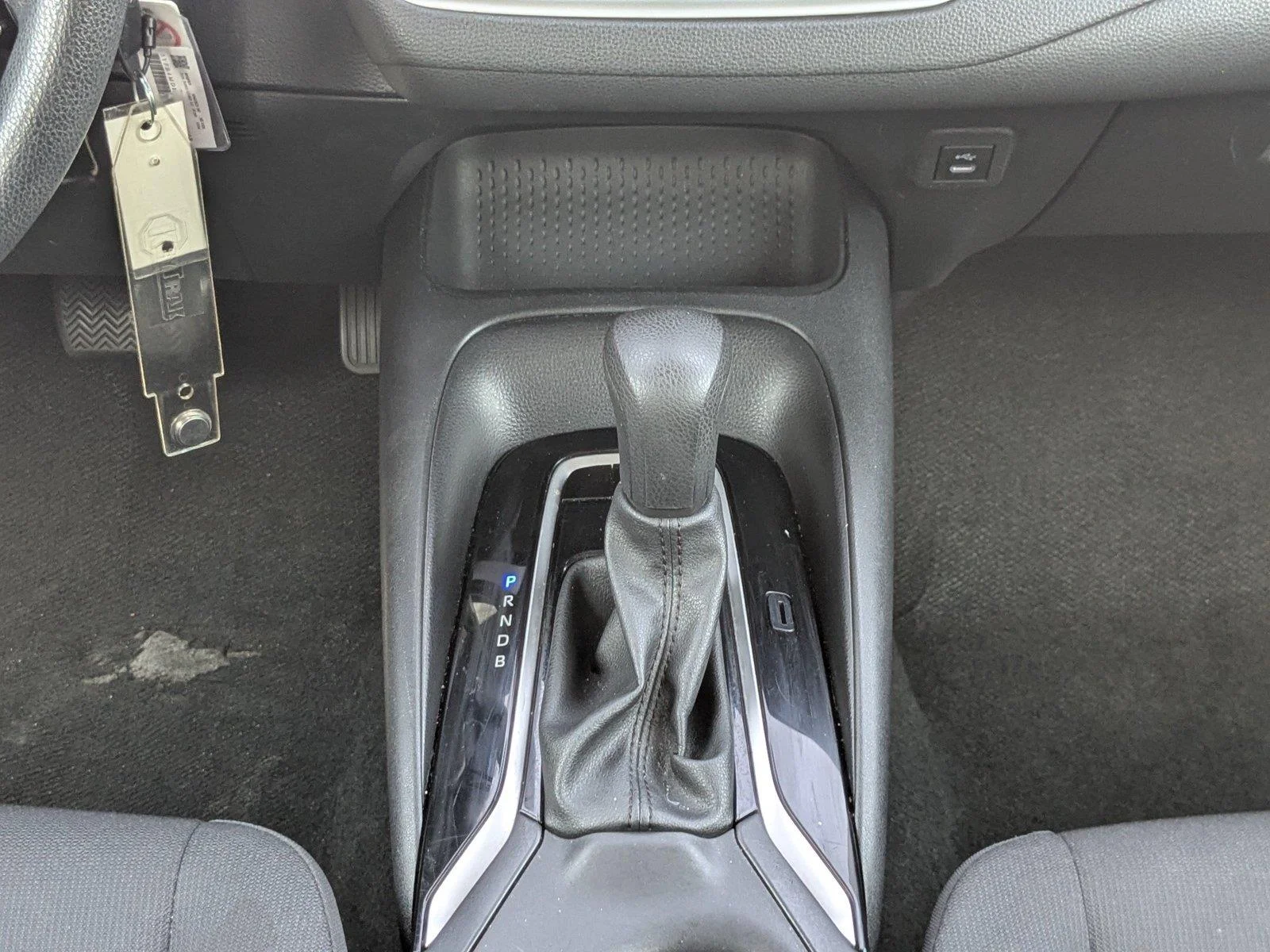 Used 2024  Toyota LE image 17