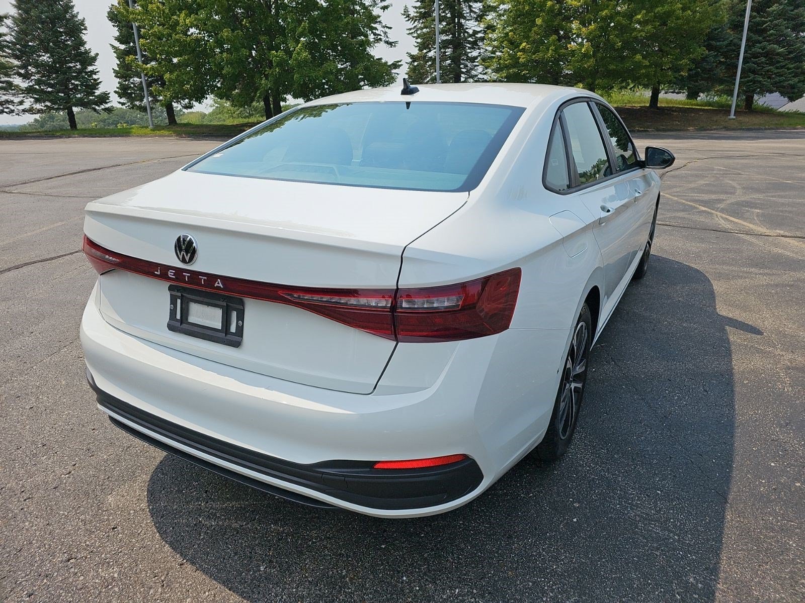 Used 2025 White Volkswagen Sport image 5