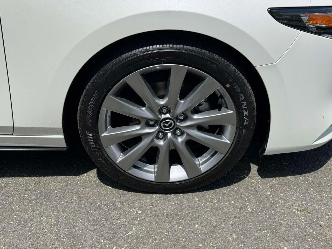 Used 2021 Snowflake White Pearl Mica Mazda Select image 9