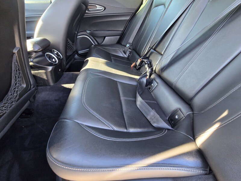 2018 Alfa Romeo Giulia Base - Photo 11