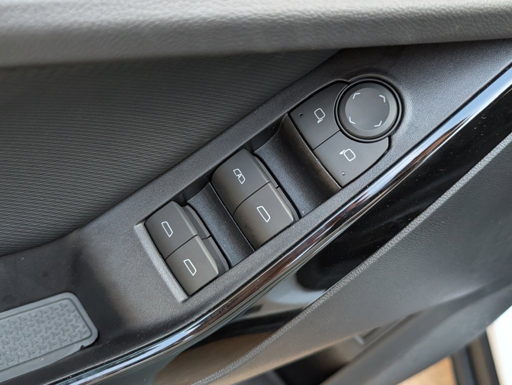 2027 Chevrolet Equinox LT - Photo 13