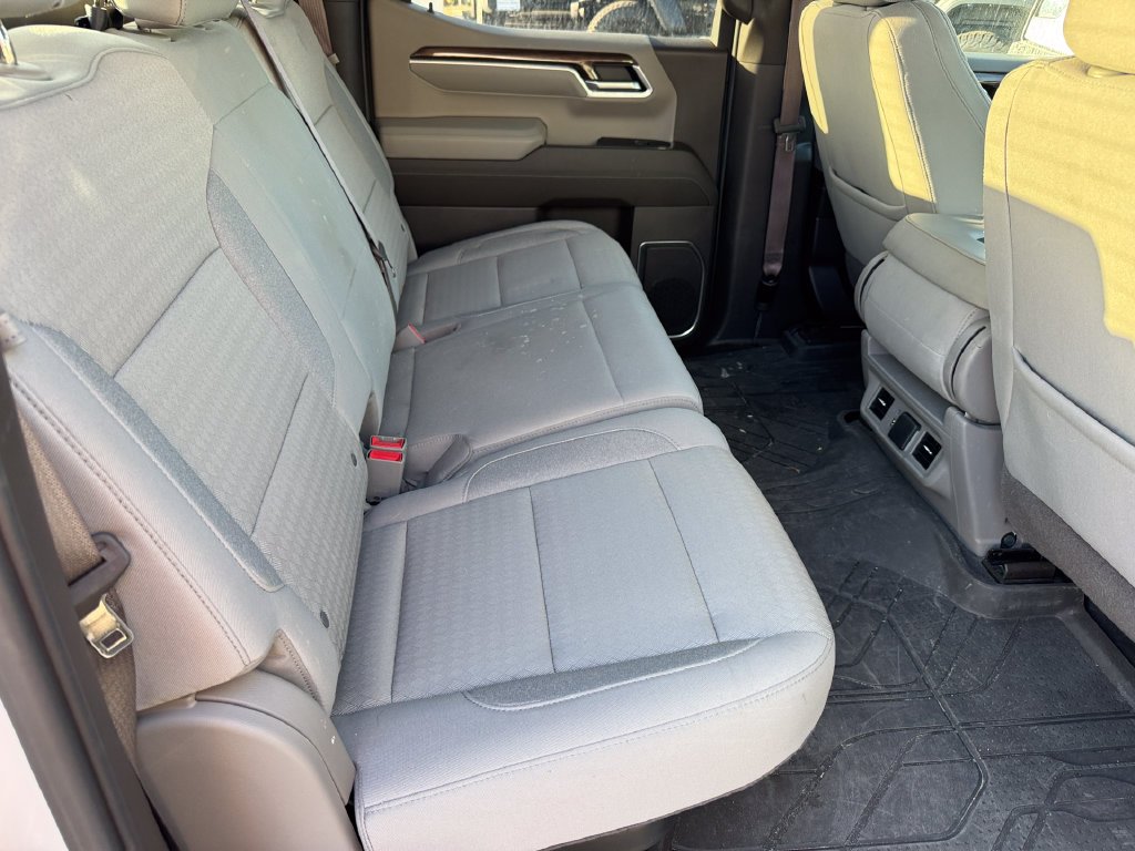 Used 2022 White Chevrolet LT image 18