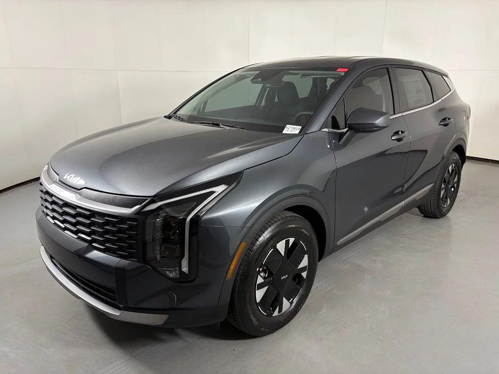 New 2027 Gravity Gray Kia LX image 4