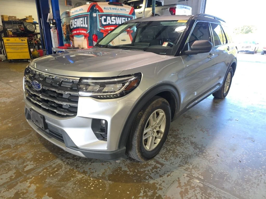 Used 2025 Silver Ford Active image 3