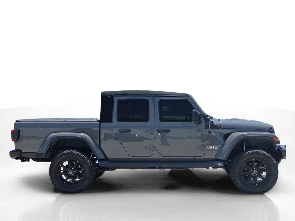Used 2020 Gray Jeep Overland image 4