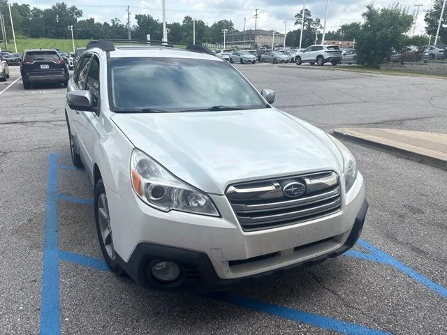Used 2013 White Subaru 2.5i image 6